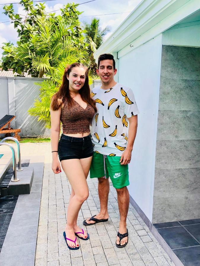 Bony'S Holiday Inn נגומבו מראה חיצוני תמונה