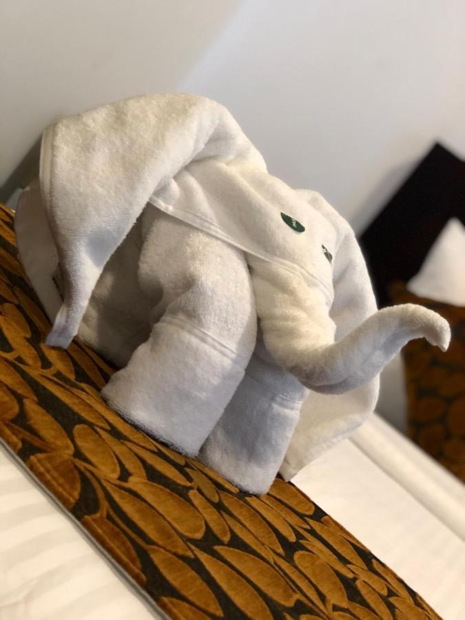 Bony'S Holiday Inn נגומבו מראה חיצוני תמונה